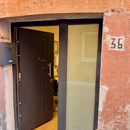 Scala 36, Trastevere, * Roma